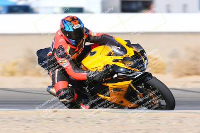 media/Jan-08-2022-SoCal Trackdays (Sat) [[1ec2777125]]/Turn 15 Inside (950am)/